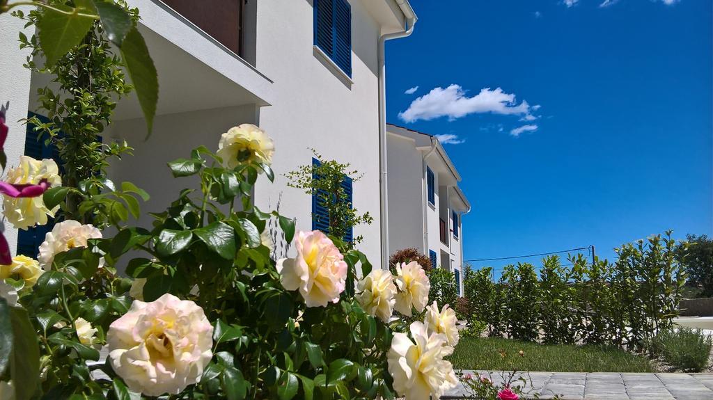 Wabi Sabi Resort & Apartments Brzac エクステリア 写真